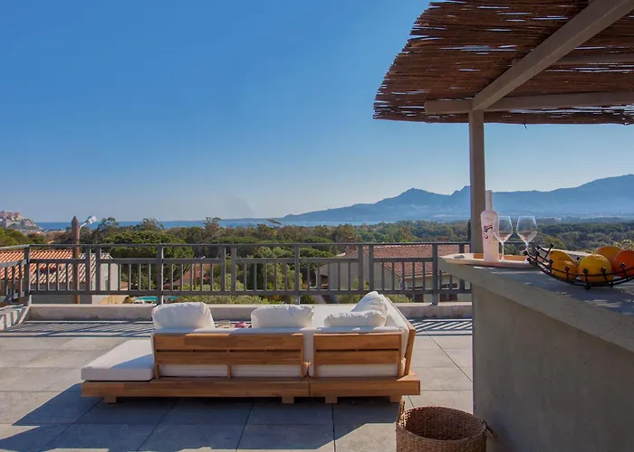 Villa Casa Luna Piscine Chauffee Vue Proche Centre Et De Calvi (Corsica)