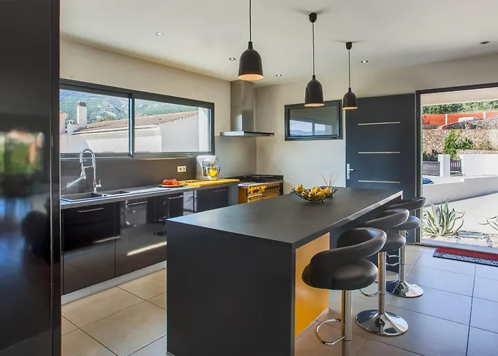 Casa Luna Piscine Chauffee Vue Proche Centre Et De Calvi (Corsica)